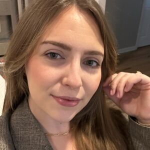 Meet your Posher, Elizabeth